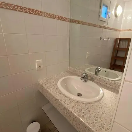 Charming House In Espinet Domain