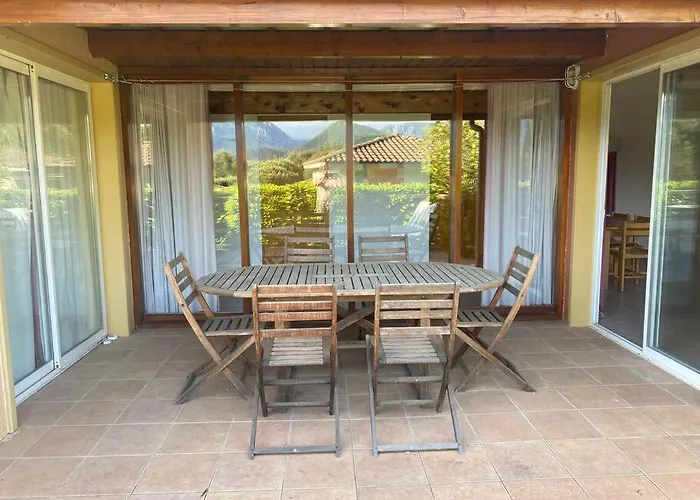 Charming House In Espinet Domain *