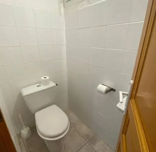 בית נופש Charming House In Espinet Domain קוויאן