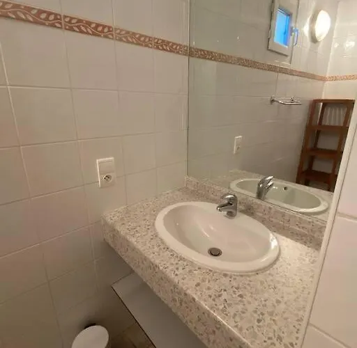 Charming House In Espinet Domain